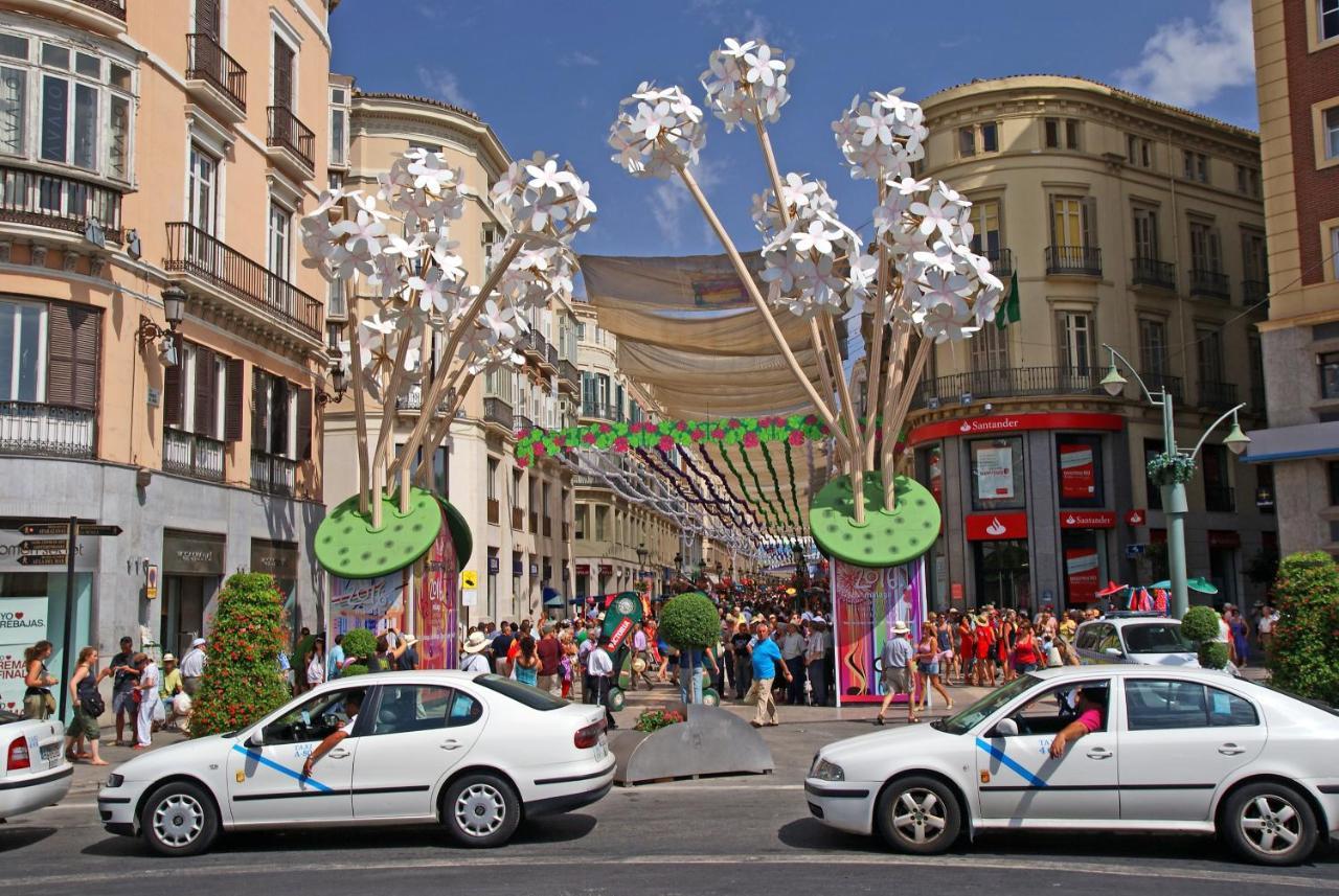 Malaga Centre Apartment With Parking Exterior photo