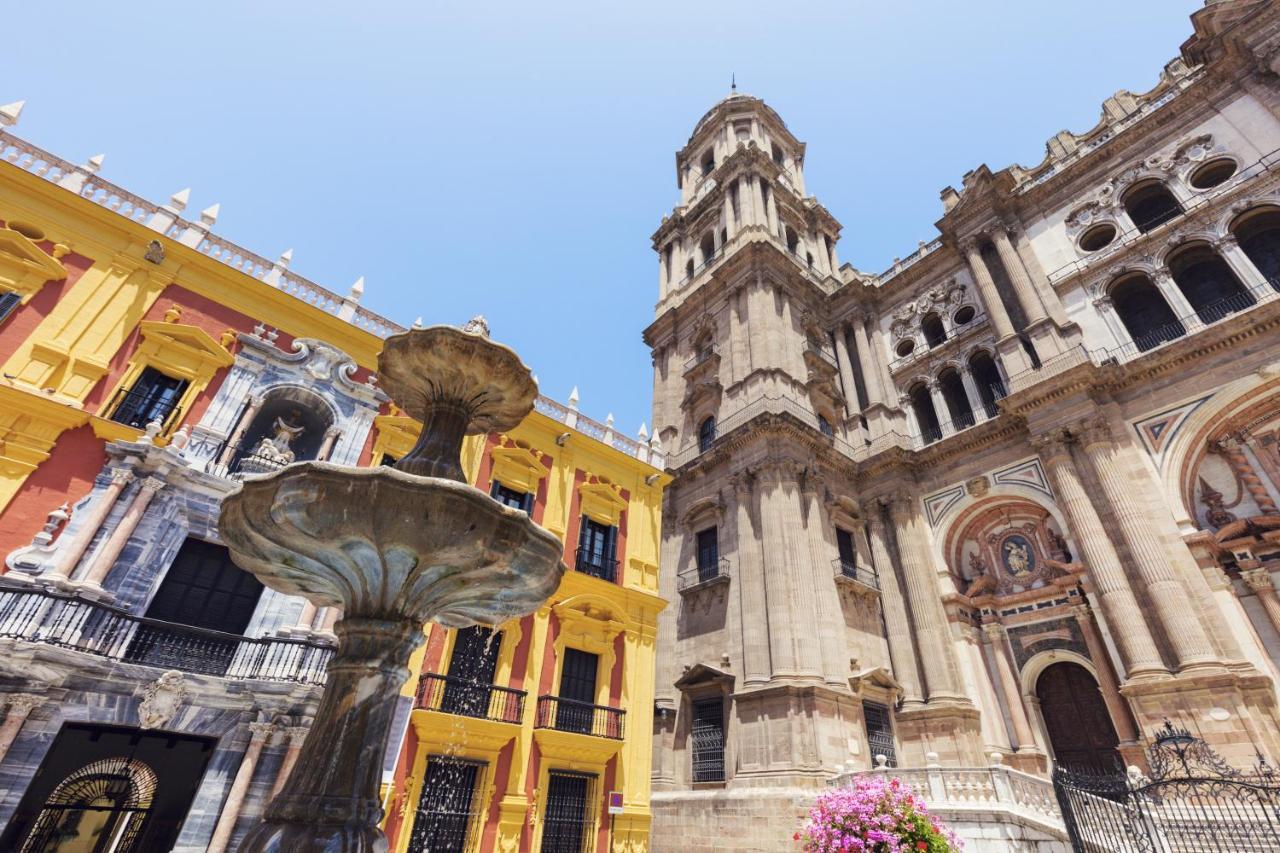Malaga Centre Apartment With Parking Exterior photo
