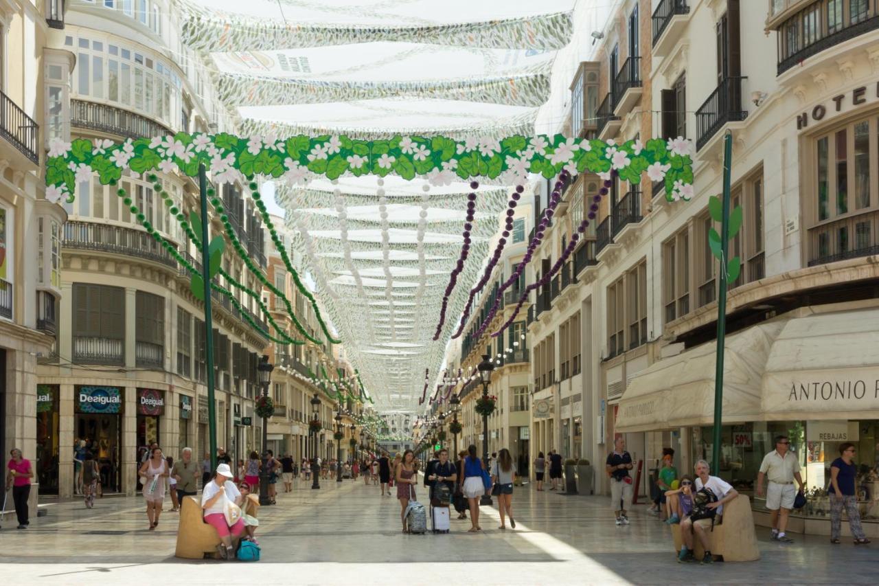 Malaga Centre Apartment With Parking Exterior photo