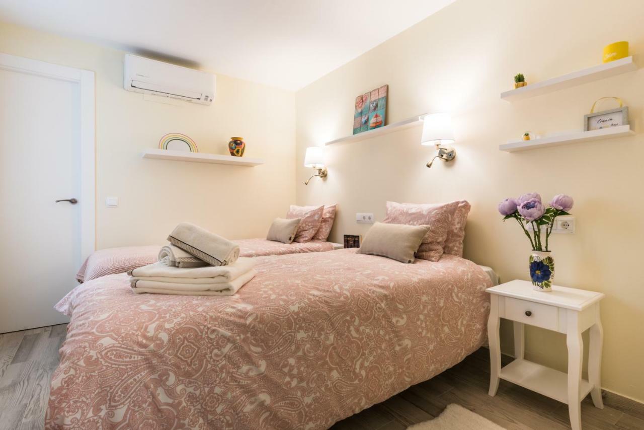 Malaga Centre Apartment With Parking Exterior photo