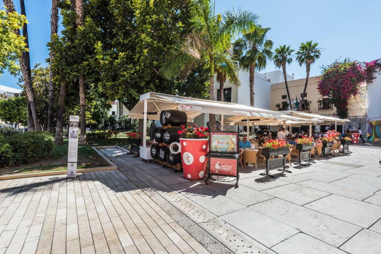 Malaga Centre Apartment With Parking Exterior photo