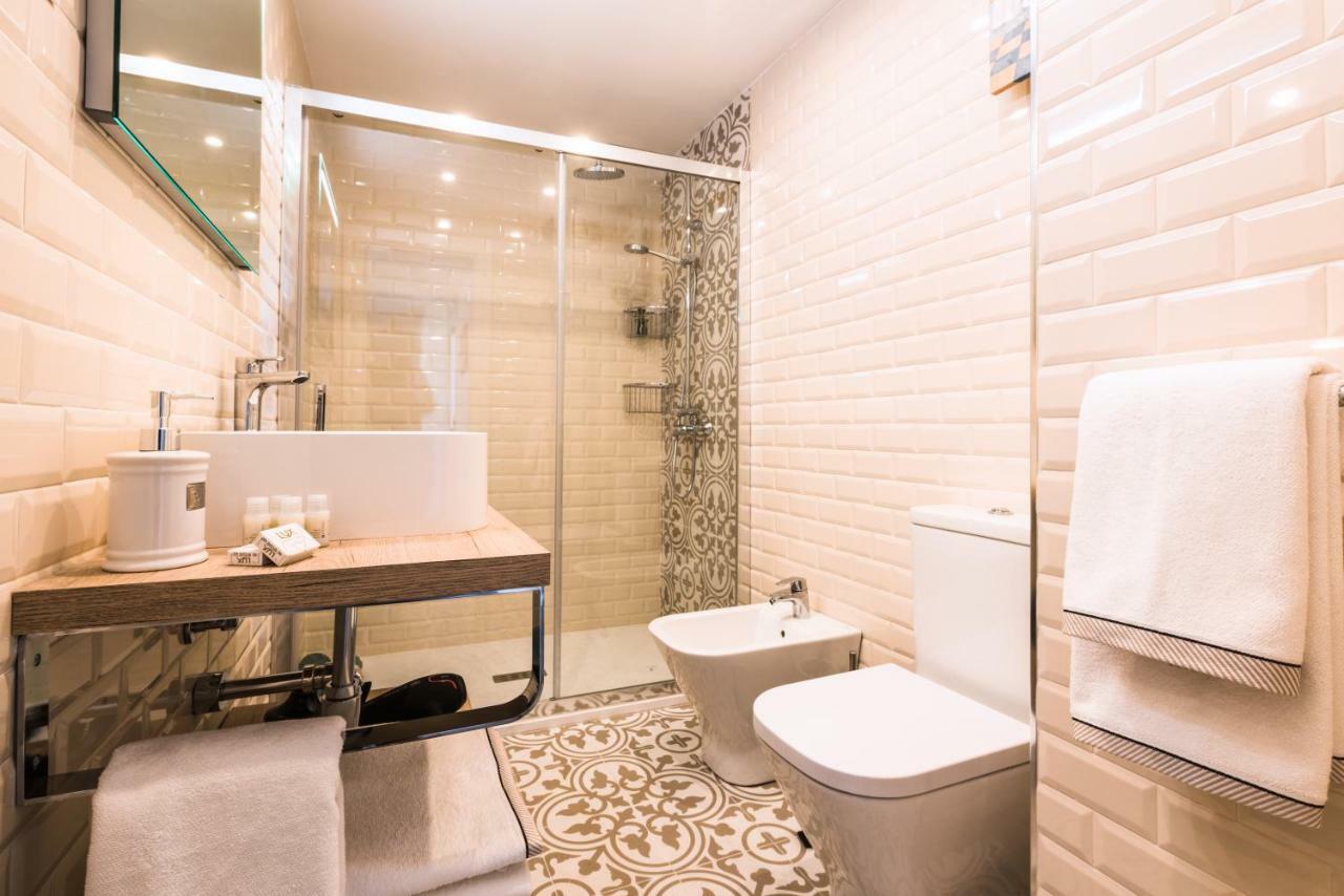 Malaga Centre Apartment With Parking Exterior photo