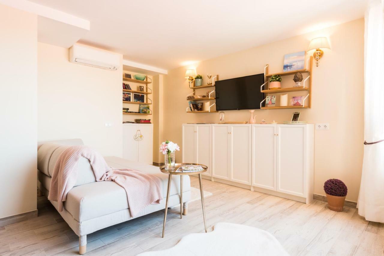 Malaga Centre Apartment With Parking Exterior photo